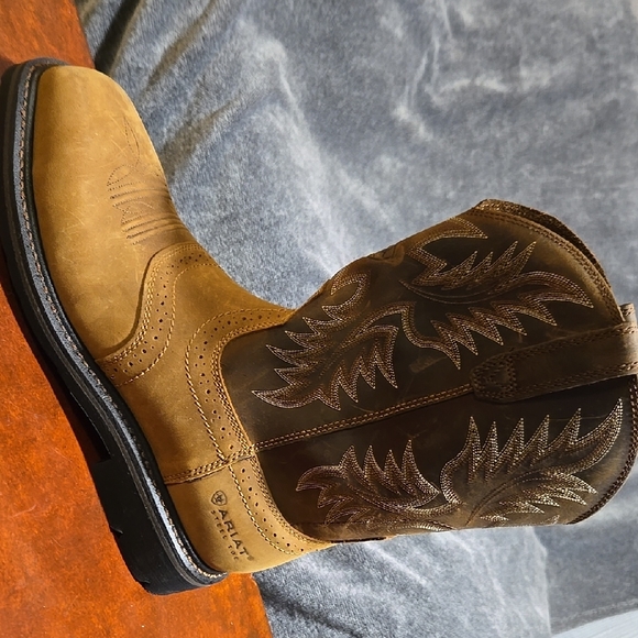 Ariat Men's Tan and Brown Western Boots - Picture 5 of 8